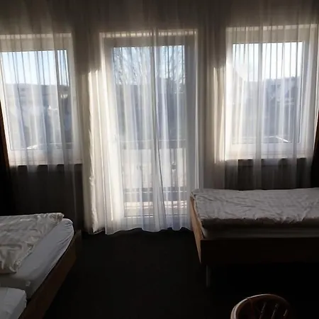 Zur Fredeburg מלון 2*