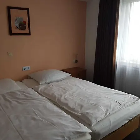 Zur Fredeburg 2*