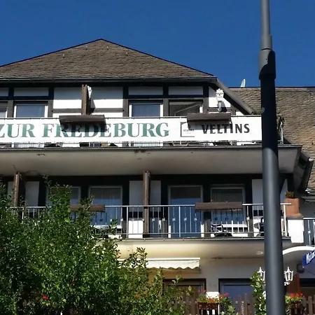 Zur Fredeburg 2* שמאלנברג