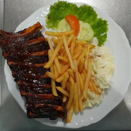 Zur Fredeburg מלון